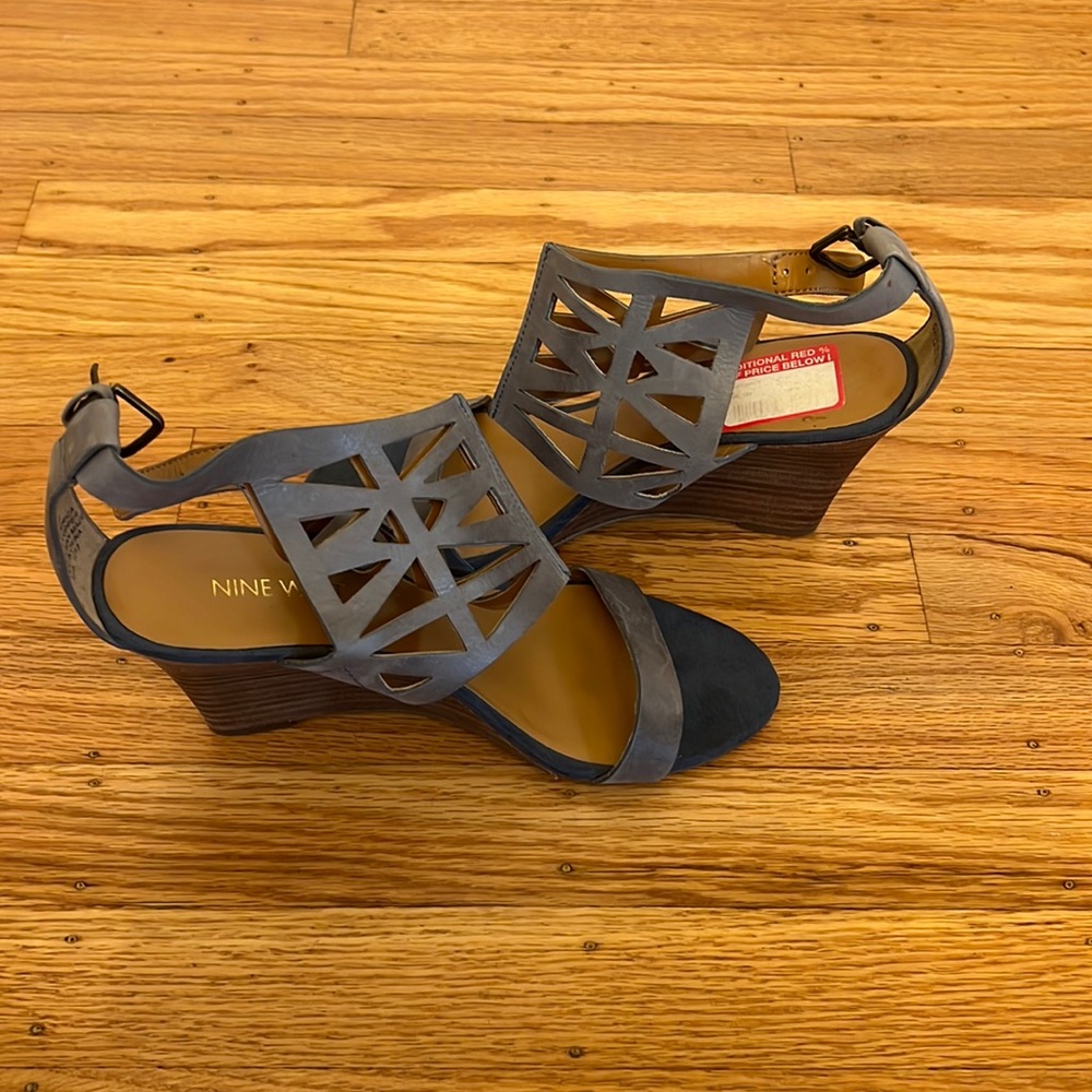Nine West blue leather wedge sandals size 7
